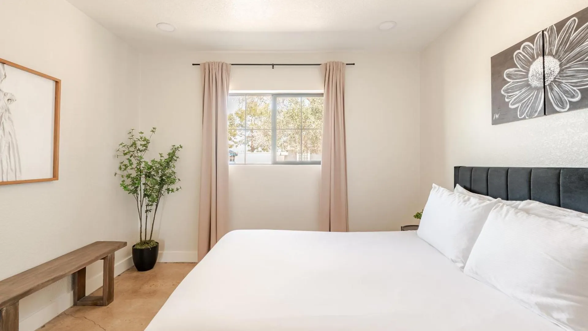 Holiday home Renovated Retreat! Cozy Firepit Nights Await! Villa Phoenix